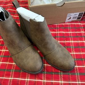 Jambi JBL Emery Booties 8.5m